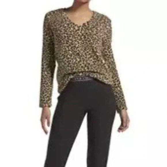 KENDALL + KYLIE Fleece Lounge Cheetah Top - Picture 5 of 7